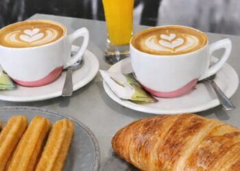 Café gratis para agradecer los años de apoyo en un local de Vigo: "Queremos devolver el cariño"
