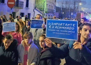 Cientos de personas salen a las calles en Vigo y el área metropolitana por la educación pública
