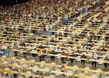 La Xunta anuncia 476 plazas para maestros, 852 para secundaria y 60 para FP en oposiciones