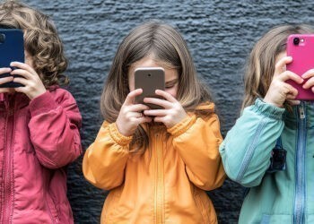 Vigo acogerá una "escuela de familias" gratis para educar en el mundo de las pantallas