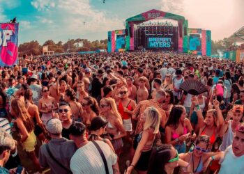 El paraíso del perreo está en las Rías Baixas, el Reggaeton Beach Festival regresa a Nigrán