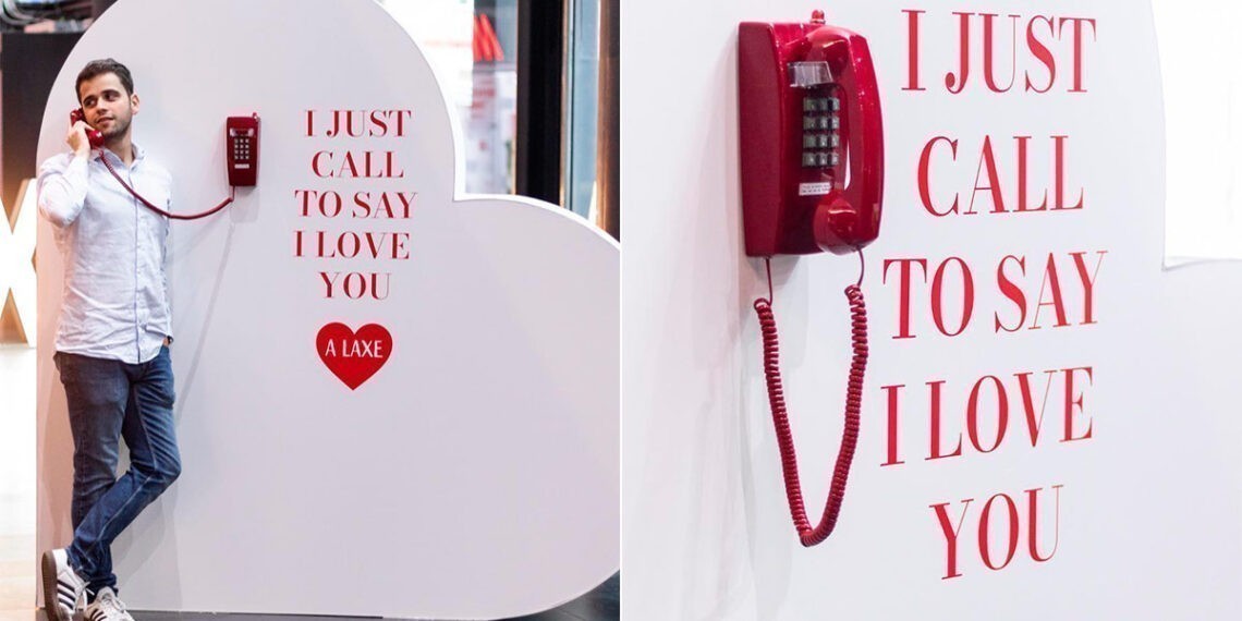 El teléfono del amor está en Vigo y ya suena por San Valentín en este centro comercial