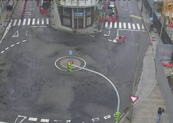 Las restricciones en una céntrica calle de Vigo complican la circulación en la ciudad