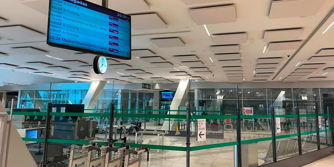 La borrasca Leonardo desata el caos en el transporte de Vigo con trenes y barcos cancelados
