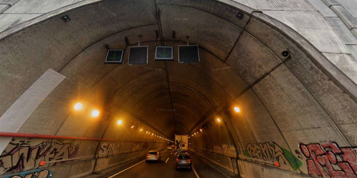Transportes anuncia cortes de tráfico en los túneles de Candeán de la AP-9 por obras