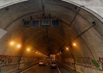 Transportes anuncia cortes de tráfico en los túneles de Candeán de la AP-9 por obras