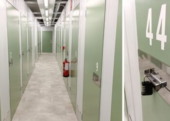 Los pisos pequeños y los estudios disparan el negocio del alquiler de trasteros en Vigo