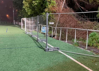 Caballero acusa a la Xunta de "hundir" el campo de fútbol de la ETEA: "Les doy cinco días para arreglarlo"
