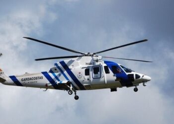 Evacúan en helicóptero a un hombre tras cortarse con una motosierra trabajando en las Cíes