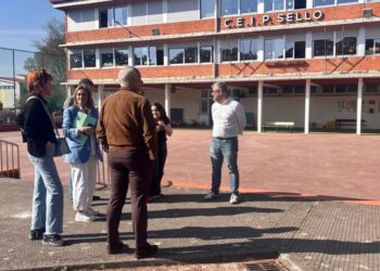 Luisa Sánchez alerta del peligro por caída de cascotes y exige a Caballero demoler el inmueble en riesgo