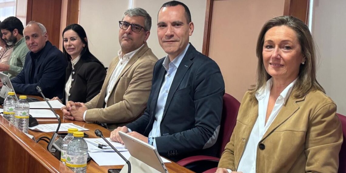 Luisa Sánchez reprocha a Caballero que no reconozca a Fernando Mouriño y Olimpia Valencia