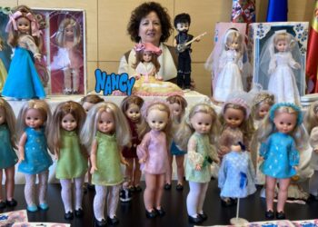 Nigrán ofrece un viaje al pasado gratis, una muestra con más de 300 muñecas Nancy