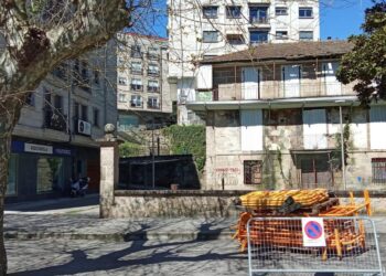 Arrancan las obras para transformar "una zona de paso" en Redondela en una moderna plaza