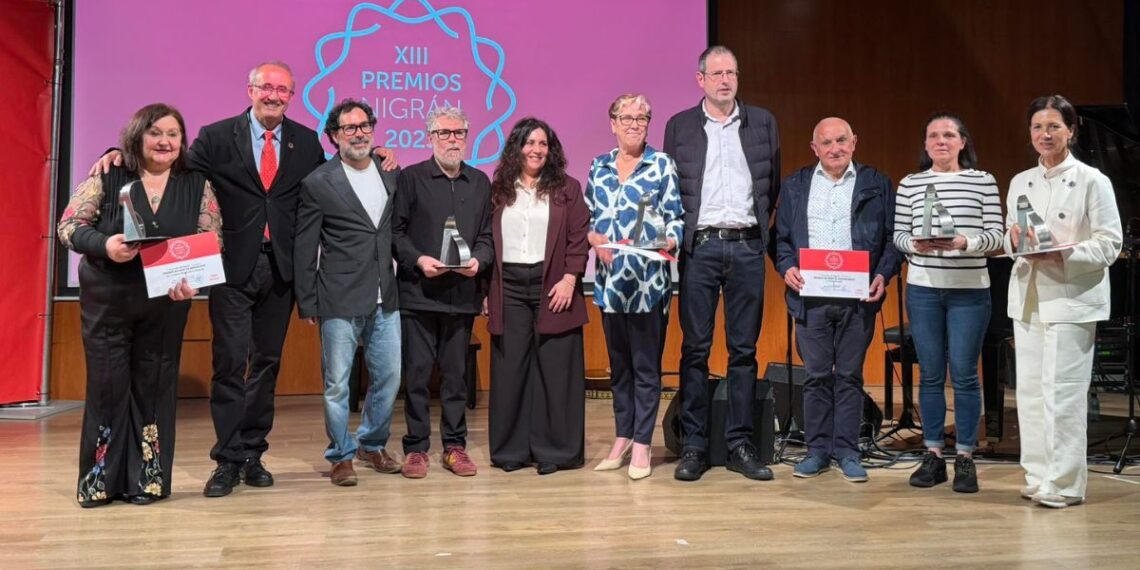 Nigrán entrega sus premios en un acto con una actuación de Iván y Amaro Ferreiro