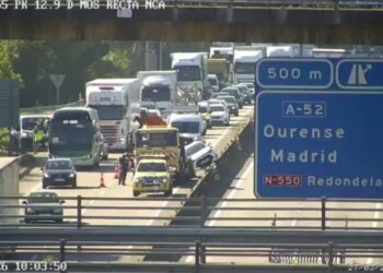 Un accidente múltiple provoca retenciones kilométricas en el acceso a Vigo por la A-55