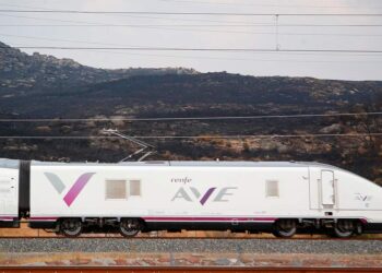Empresarios urgen agilizar los tramos del AVE Vigo a Oporto y denuncia que "muchos no están licitados"