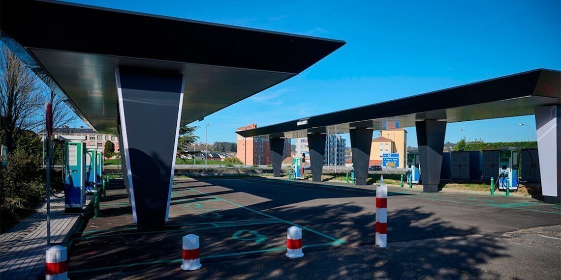 Hito en Galicia, se estrena este miércoles en la AP-9 el primer corredor de electrolineras ultrarrápidas