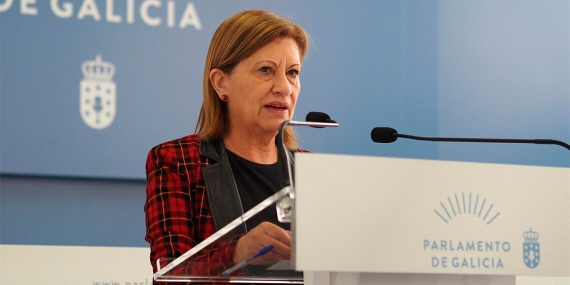 La viguesa Elena Espinosa presenta su renuncia como diputada autonómica del PSdeG