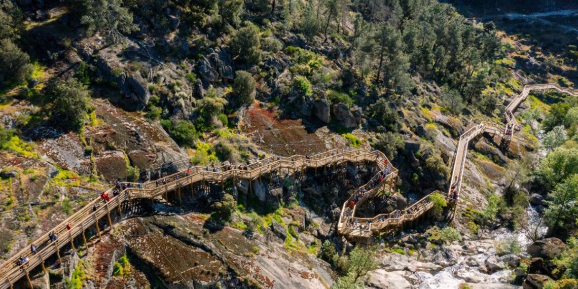 El norte de Portugal suma unos nuevos 'passadiços', una pasarela de 3,5 kilómetros junto al río