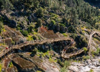 El norte de Portugal suma unos nuevos 'passadiços', una pasarela de 3,5 kilómetros junto al río