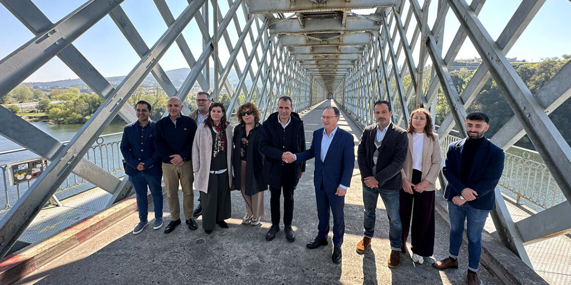 El icónico puente lleno de leyendas que cruza el Miño celebra sus 140 años con un acto especial