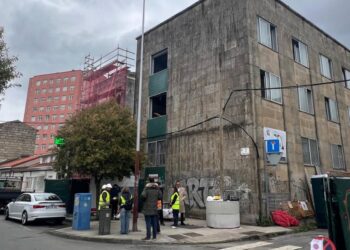 Califican de "biblioteca fake" el proyecto de Teis, aseguran que será "una mini sala de lectura" para Vigo