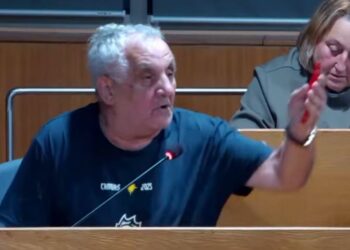 Un edil de Cangas acusa a "peruanos de Vigo y marroquís de Bueu" de destrozar los campos de fútbol