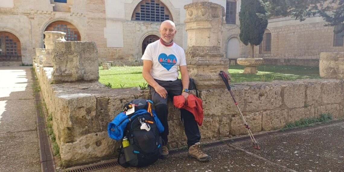 El tudense Dámaso Ródriguez cruzará varias rutas xacobeas para ir desde Alcalá de Henares a Tui