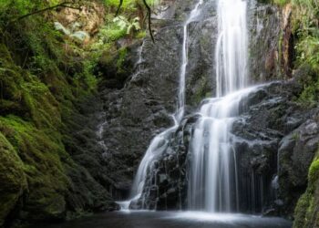 El plan ideal de la primavera, la idílica ruta hacia un espectacular el salto de agua en Galicia