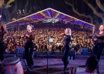 "Se lía en el concierto de Nueva Línea en Galicia", la orquesta más viral recibe pitidos y abucheos