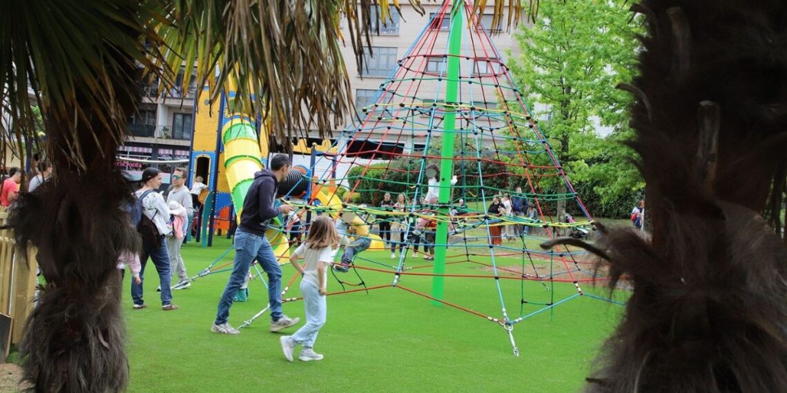 Salceda ya disfruta de su nuevo parque infantil tras un estreno por todo lo alto