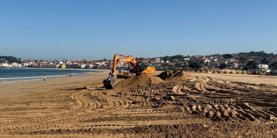 Arrancan en Playa América los trabajos para reparar los daños causados por los temporales