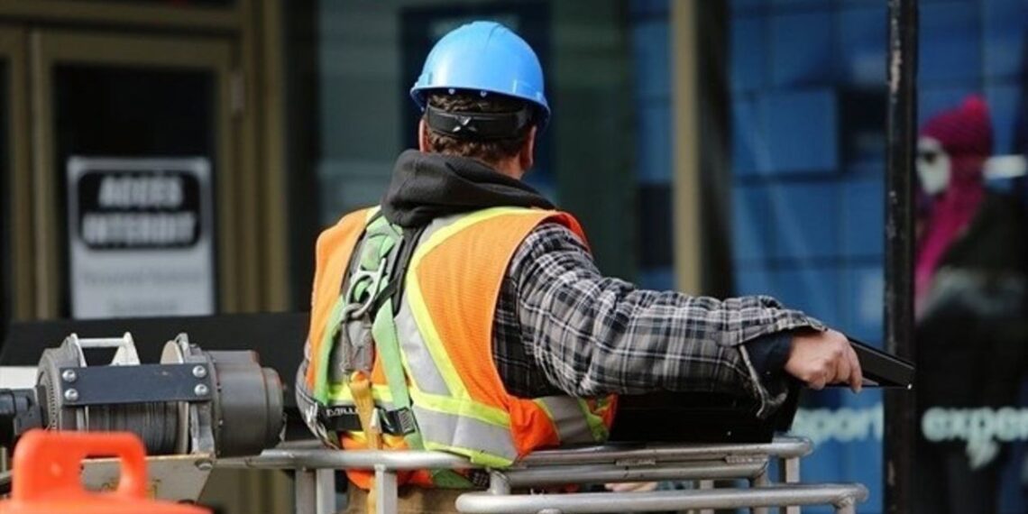 Piden a la Xunta no "criminalizar" a los trabajadores y reclaman atajar el "colapso" sanitario