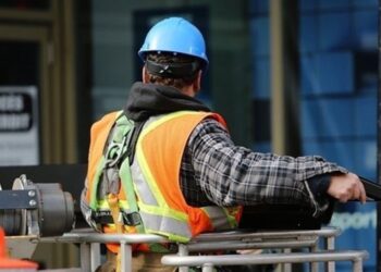 Piden a la Xunta no "criminalizar" a los trabajadores y reclaman atajar el "colapso" sanitario