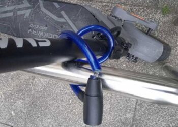 Dos detenidos en Vigo tras ser pillados intentando robar un patinete eléctrico