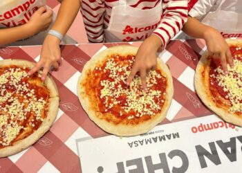 Vialia Vigo anima a los más pequeños a convertirse en pizzeros por un día con esta divertida propuesta