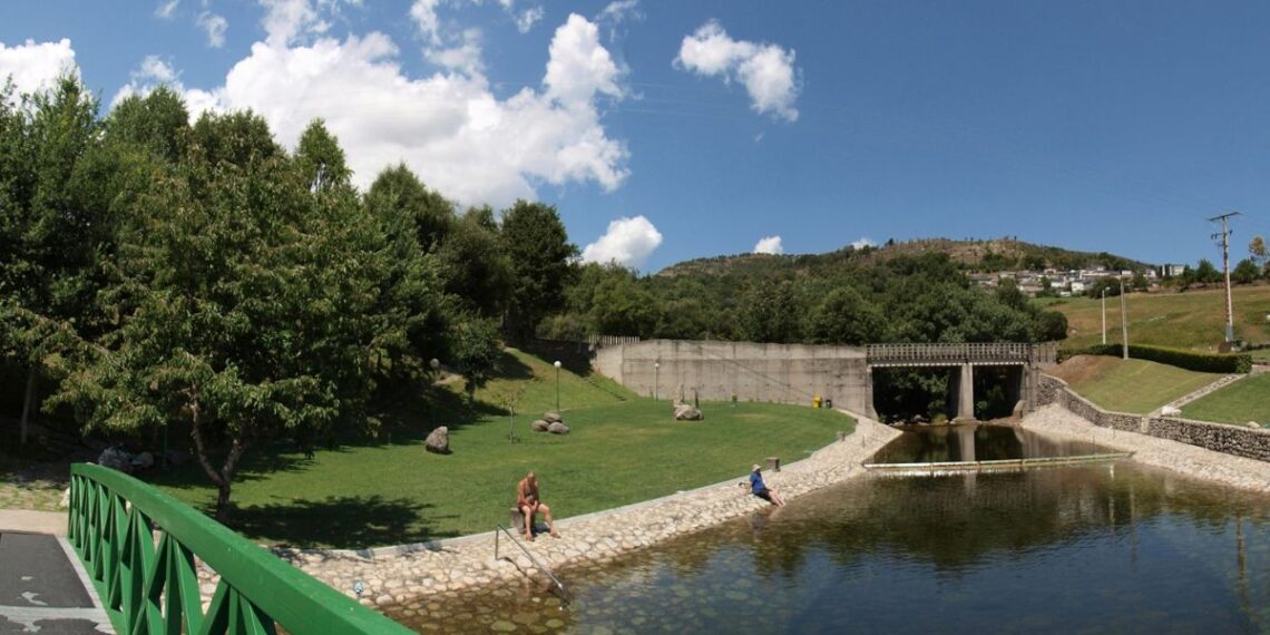 Galicia sumará una nueva piscina junto a una bonita playa "glaciar"