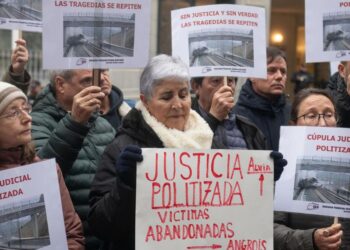 Las víctimas de Angrois reclaman que se anule la absolución del ex director de seguridad de Adif
