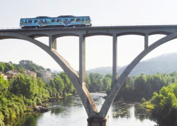 Galicia saca a la venta los billetes de varias de las rutas más sorprendentes de sus trenes turísticos