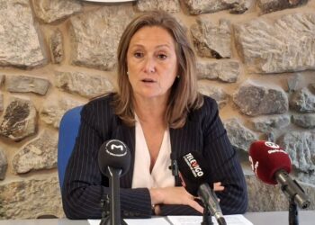 Bonos de viajes ilimitados y transporte metropolitano, las ideas de Luisa Sánchez para el bus urbano de Vigo