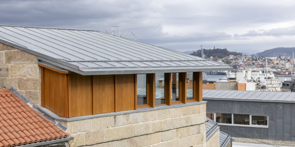 Avanza la transformación del Casco Vello de Vigo, un dúplex con vistas a la ría ya es un nuevo hogar