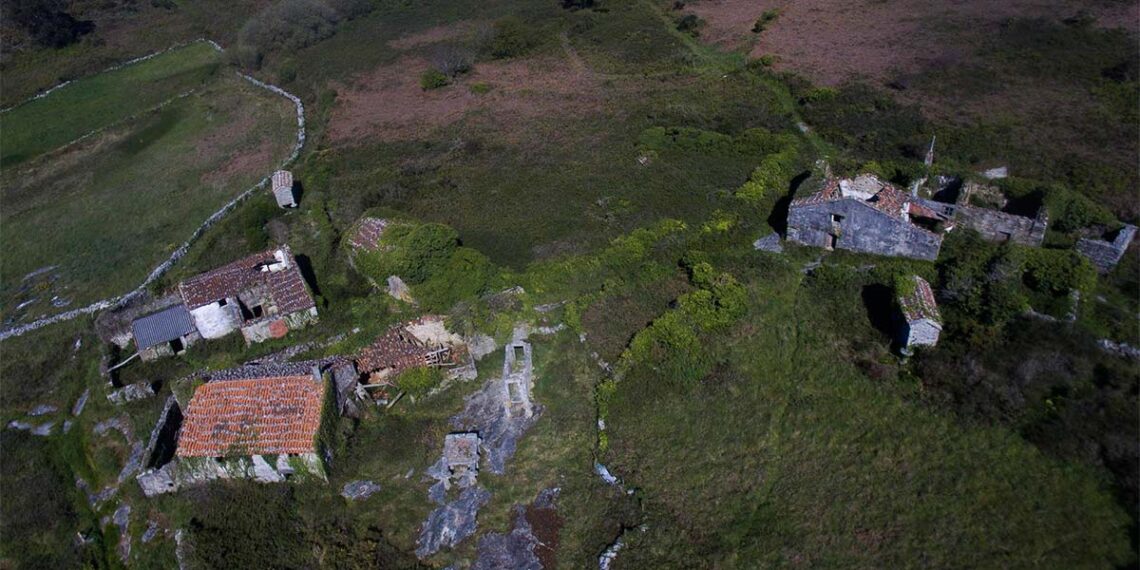 Galicia, una "zona muy barata" para comprar aldeas abandonadas: "Cada vez es más habitual"