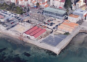 Un aparcamiento soterrado y la transformación litoral, Zona Franca y Cangas buscan colaborar