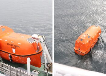 Un bote "insumergible" sorprende desde la Ría de Vigo al mundo entero