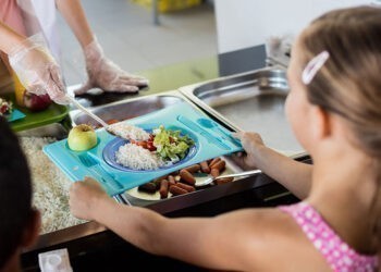 Abre el plazo para solicitar las becas de comedor de Vigo, "sin lista de espera ni límite"