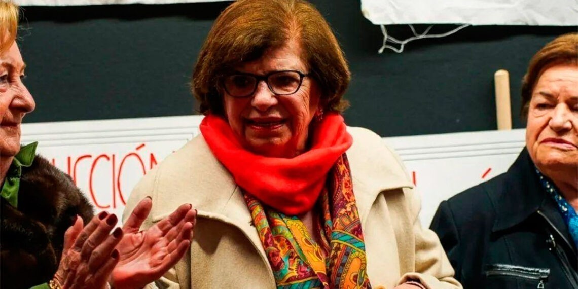 El emotivo adiós de Érguete a Dora Carrera, una de las madres coraje que fundó esta asociación de Vigo