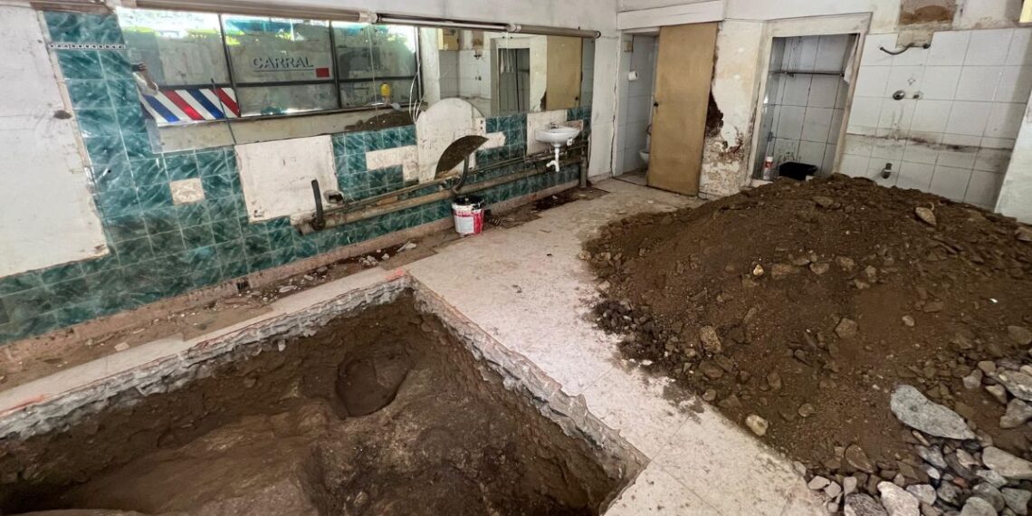 Accede al interior de los icónicos locales de Carral, así están tras años desde su cierre en Vigo