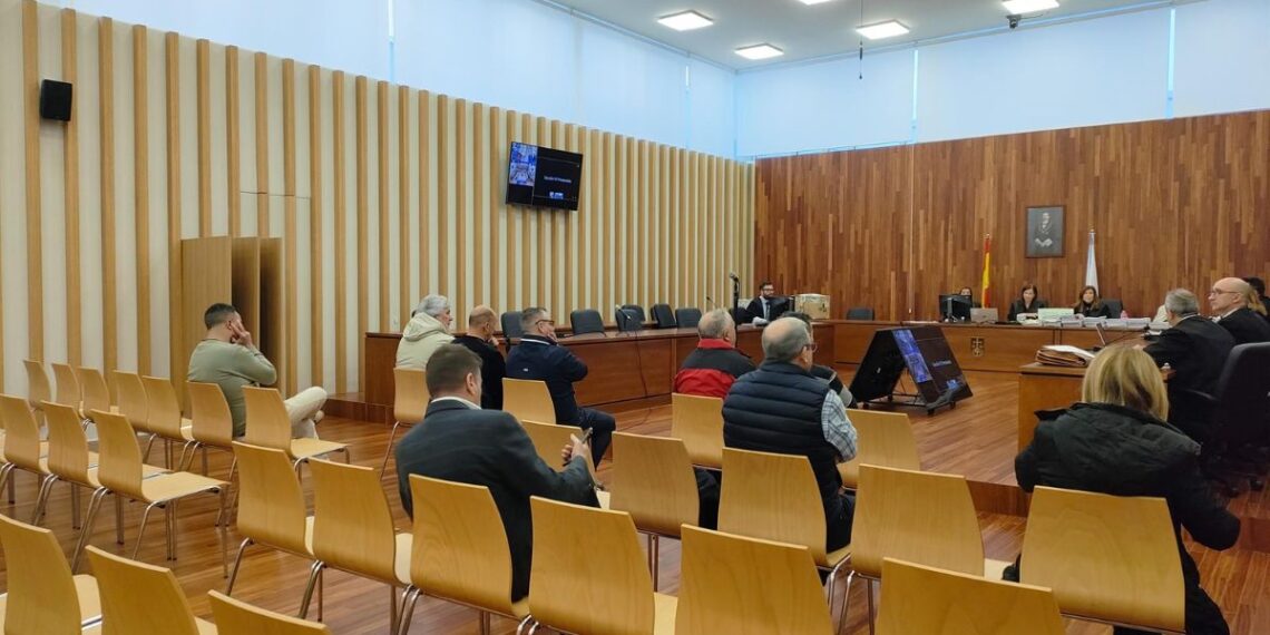 La Audiencia de Vigo retoma el juicio contra 11 acusados de contrabando de 'narcolanchas'