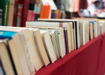 Libros descatalogados y vinilos vintage durante tres días en un centro comercial de Vigo