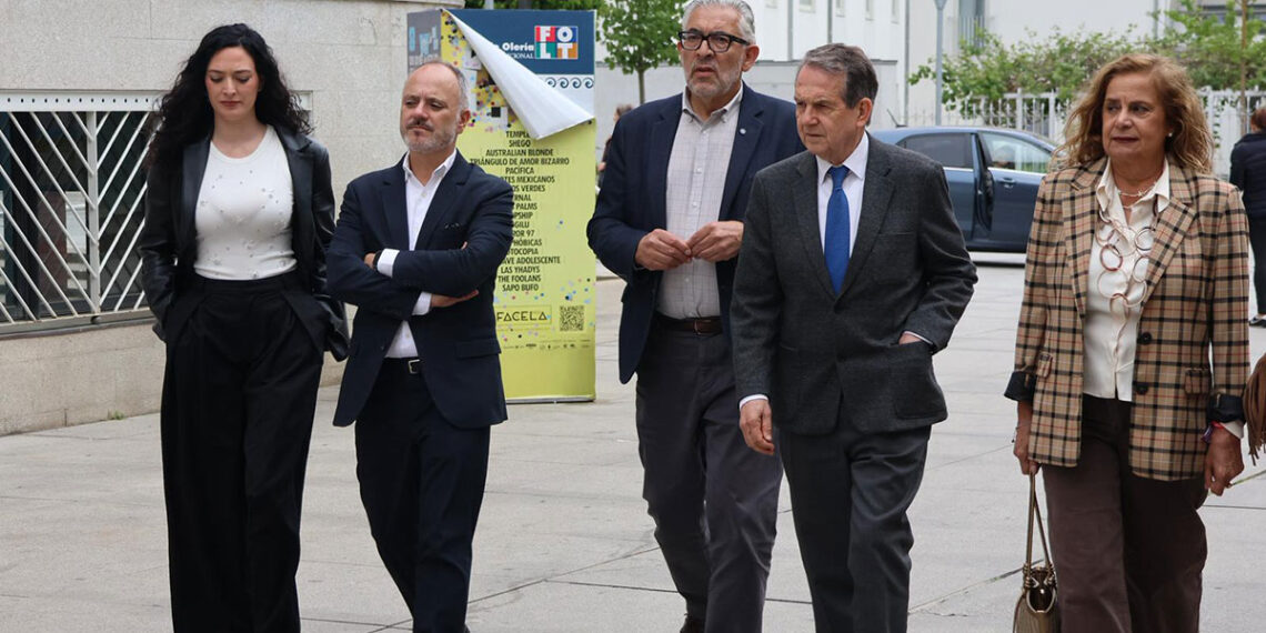 Caballero visita Lugo y tacha de "acto antidemocrático innombrable" la moción de censura del PP